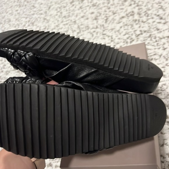 Antenora Black Leather Sandals NWT size 40e - Picture 3 of 5